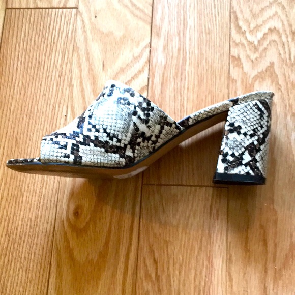 Steve Madden animal print sandals - Picture 3 of 4